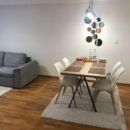 Likehome 2+2 With Parking